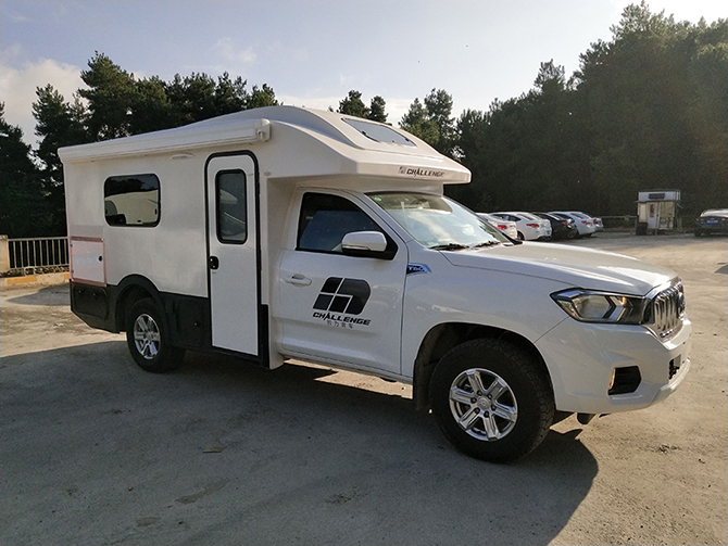 上汽大通T60單排四驅(qū)皮卡房車(chē)