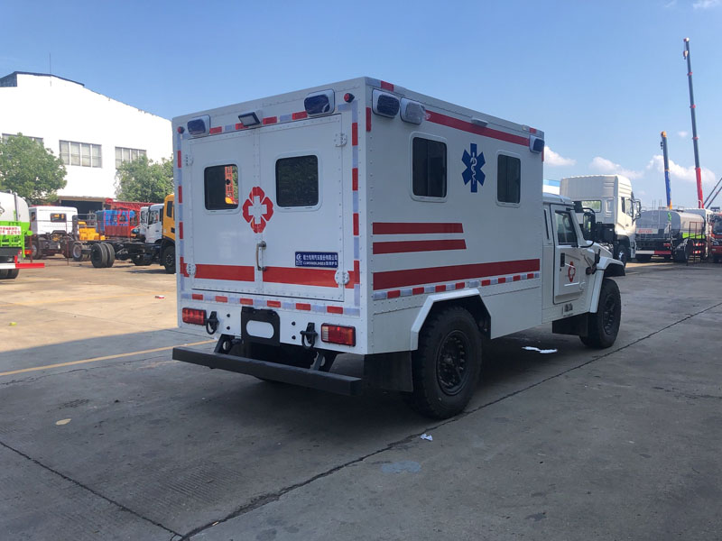 東風(fēng)猛士越野型救護(hù)車(chē)（柴油）